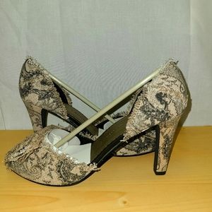 Chinese Laundry Style March heavy canvas size 9.5 peep toe pumps leather outsole